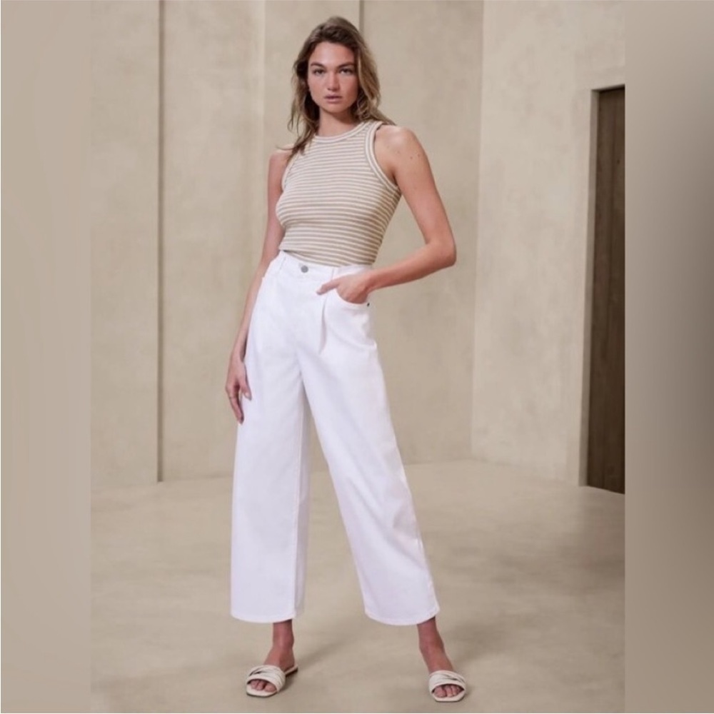 NWT! Banana Republic Pure White High-Rise Wide-Leg Cropped Jean - Multiple 🩷